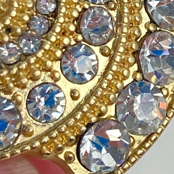 Rhinestone Nautilus Statement Ring  Cocktail in Gold - Picture 4 of 11